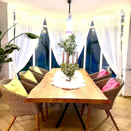 Luxurioeses Mit Garten Appartement